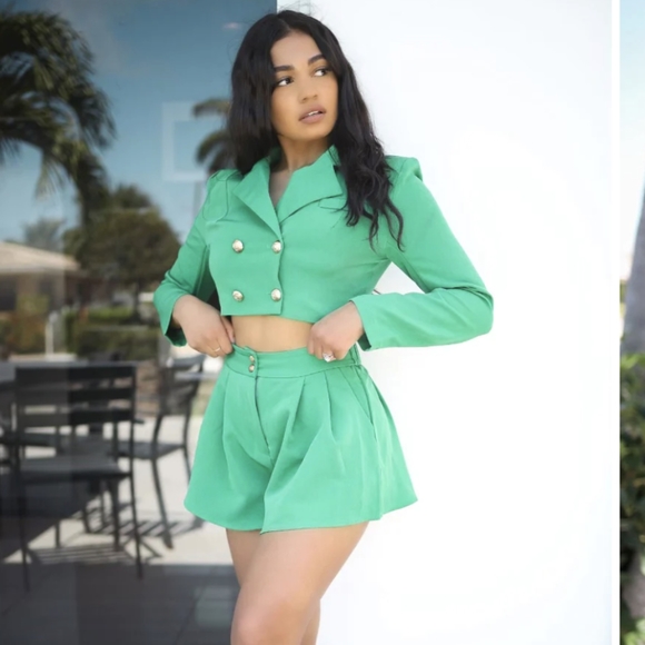 NWT GREEN DOUBLE BREASTED CROPPED MINI SHORT MATCHING SET SIZE: SMALL-LARGE - Picture 3 of 11